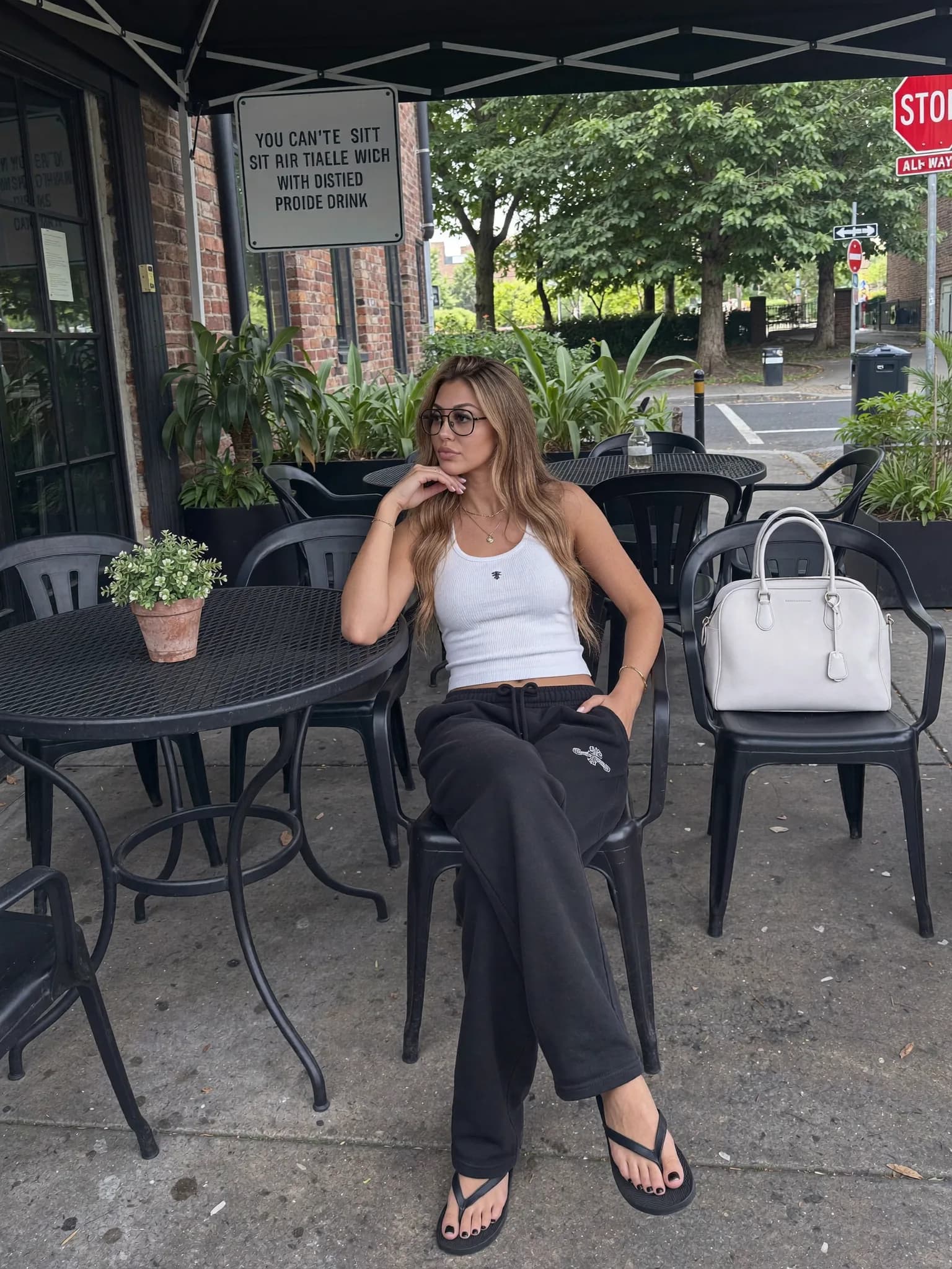 hf_20260704_163142_bf572735-ff76-46ae-9c8c-44e723bdf686.webp